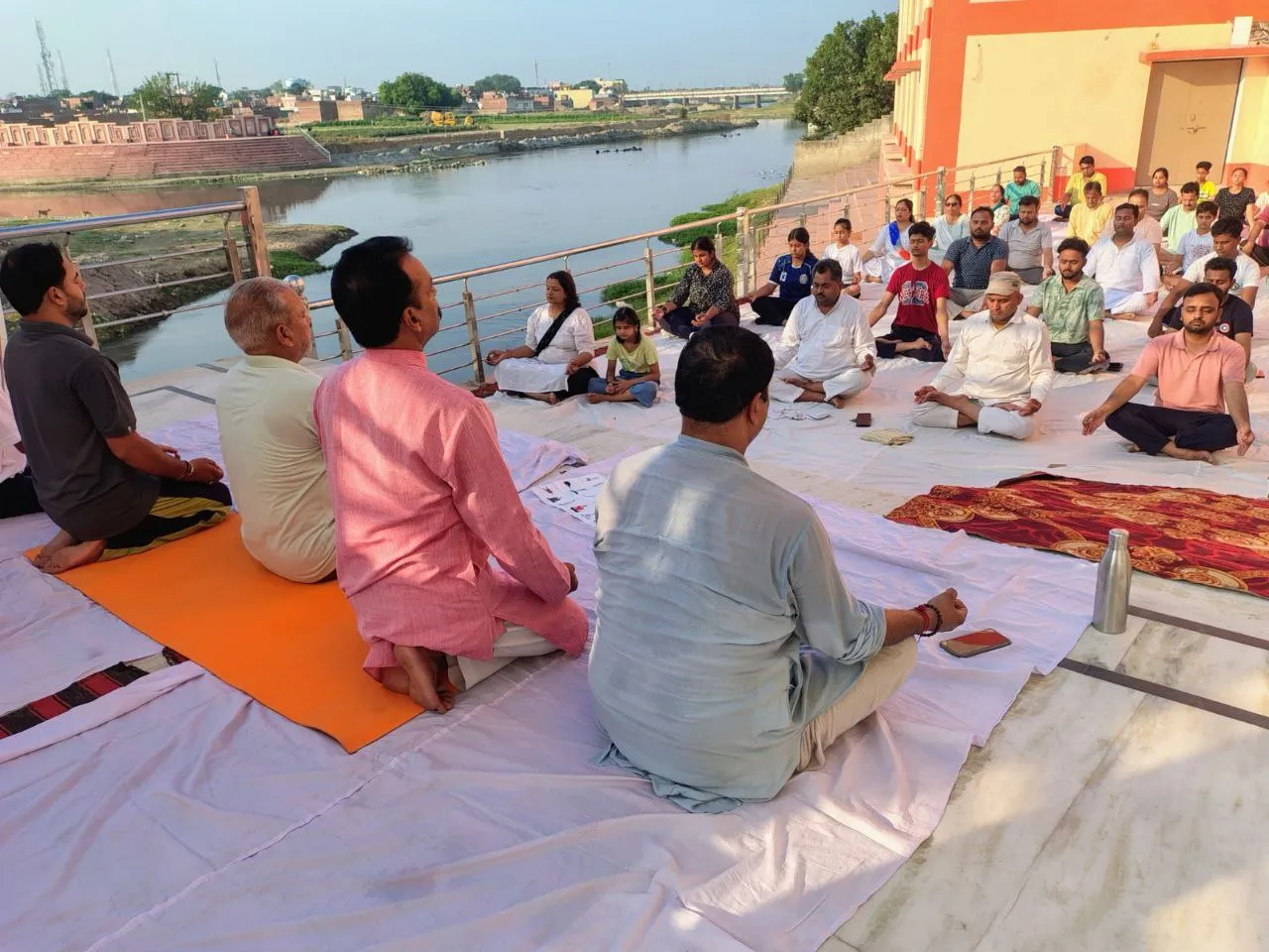 हनुमत धाम घाट पर वृहद योग कार्यक्रम